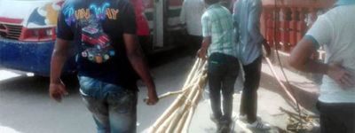 লাঠিসোটা নিয়ে জনসভায় বিএনপি